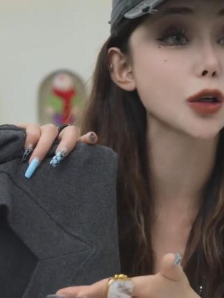 早秋新款美式辣妹V领中袖T恤女设计款修身显瘦洋气百搭 #今天穿什么