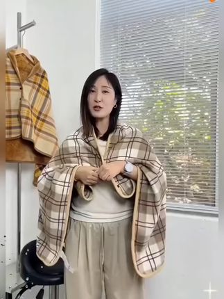 【秋冬新款】多功能加厚韩版保暖披肩毯盖毯午睡毯斗篷摇粒绒秋冬#秋冬披肩毯 #多功能毛毯 #韩版保暖 #摇粒绒毯 #午睡毯