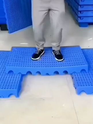 垫板塑料防潮垫板仓库地板硬板隔潮板托盘塑胶卡板货架冷库地垫板#防潮垫板 #仓库用品 #塑料垫板 #隔潮板 #冷库垫板