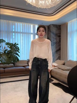ME【中轴线弯刀牛仔】100新疆长绒棉高腰显瘦百搭牛仔裤 #秋款穿搭 #弯刀裤 #牛仔裤 #显瘦遮肉 #老杨的私服