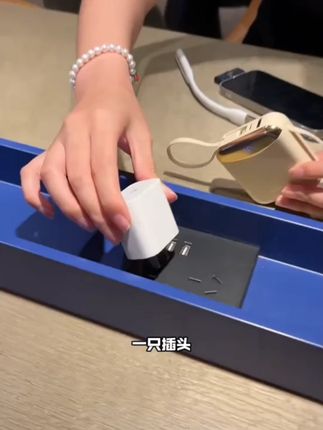 要带着出门的宝藏‼️容量要大,充电要快,体积要小,关键还得自带线#好物分享  #充电宝  #闺蜜 #出行  #种草