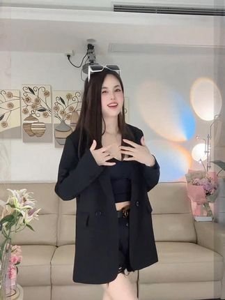 气质小西服#时尚气质穿搭 #帅气十足 #穿搭如呼吸般简单 # #时尚气质穿搭# 帅气十足 #穿搭如呼吸般简单# 早秋秀场抄作业告别路人感