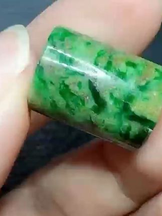 黄加绿天然A货翡翠路路通桶珠转运珠吊坠 #热点 #天然翡翠 #翡翠吊坠 #珠宝首饰 #挂坠