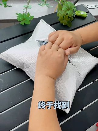 可以无痕修改的 # 隐形修正带 带芯是护眼米黄色,和纸张底色相似,保持书面整洁 # 文具推荐 # 开学季
