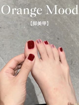 Orange丨还得是红色 套装:酒心少女 #orange指甲油 #美甲 #美甲分享 #脚美甲 #短指甲也可以这么美