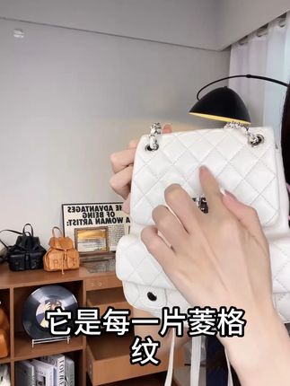 【23P小香风青蛙双肩包迷你双口袋小书包:/ 真皮鱼子酱小双肩包女款】#包包推荐 #迷你双口袋设计 #双肩包 #小香风