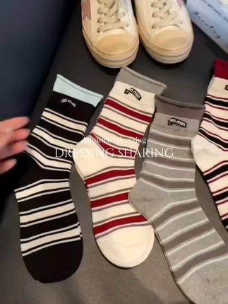 #爱诗榆 #爱诗榆保暖袜 #布标条纹袜 #条纹中筒袜 #袜子