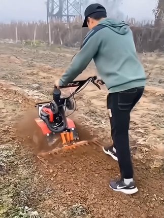 五羊本田微耕机小型农用汽油旋耕机家用犁地松土开荒水田翻土机#小型耕地机 #多功能微耕机 #助力三农 #耕地机 @巨量千川 @DOU+小助手 @DOU+上热门