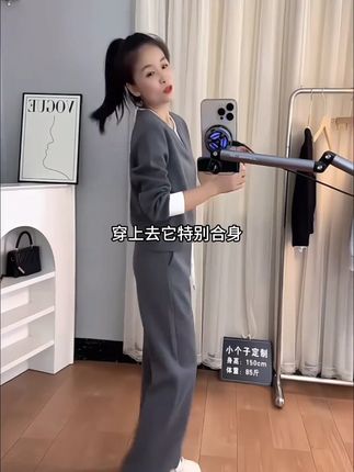 休闲风运动套装女2025秋季新款韩版V领宽松卫衣时尚两件套 #显瘦穿搭 #套装 #卫衣套装 #运动套装