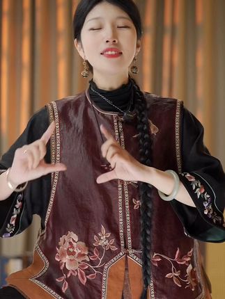 #重工刺绣 #显瘦穿搭 #香云纱 #国风服饰 #遮肉显瘦