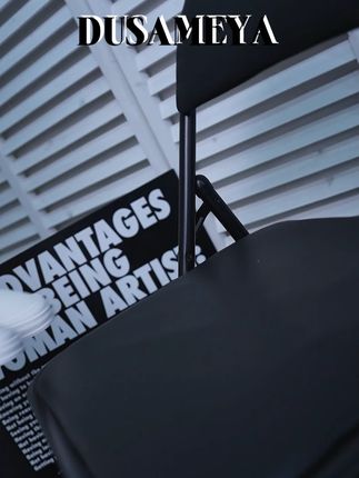 鞋子最美的样子,不是挂在我店里的样子,而是穿在你脚下的样子。#爆款美鞋 #秋季搭配 #好鞋推荐