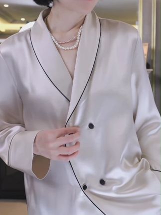 我是摩羯Moonlight6A级真丝睡衣23MM素绉缎6A桑蚕丝家居服套装#品质女装 #三妈的穿搭 #谁穿谁好看 #显瘦遮肉 #穿出高级感