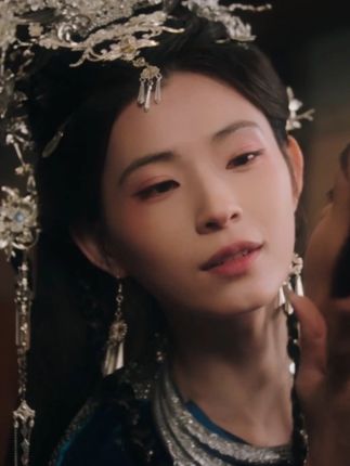 这么魅惑的女妖,换谁也把持不住啊!#网剧三更雪开播 #三更雪出手就是疯开暴走 #网剧三更雪#钟晨瑶