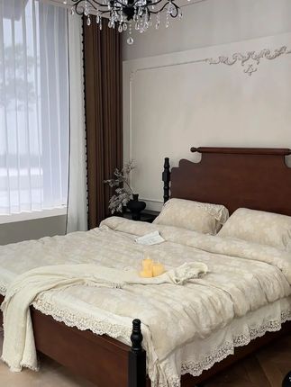 新家的第一套床品当然是棉麻啦,柔软又透气,玫瑰提花搭配手工花边,铺在床上好浪漫#家纺床上用品 #棉麻 #四件套 #法式浪漫