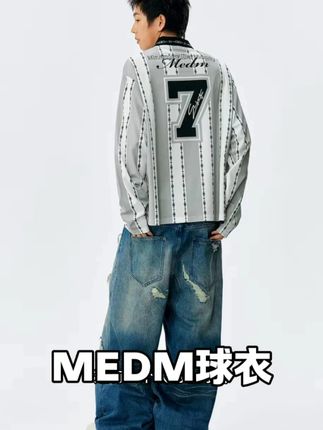 MEDM撞色复古球衣! #MEDM #球衣穿搭 #早秋穿搭公式来了
