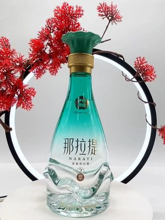 饮那泉白酒,赴一场天山脚下的约定 52度浓情似火#52度浓香型白酒 #送礼 #酒水搬运工 #好酒 #新疆特产