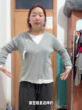 微胖大码连帽长袖假两件针织衫秋款女装胖MM设计感显瘦上衣#谁穿谁好看 #穿出高级感 #休闲百搭 #显瘦上衣 #新款式