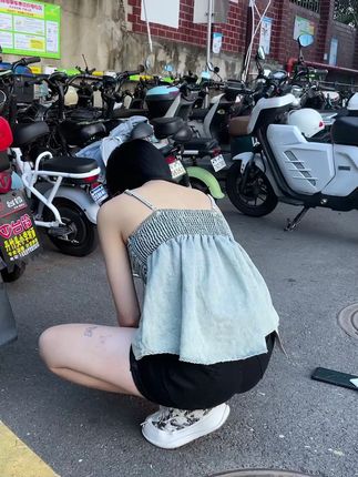 最近家里要装铝合金踢脚线的,这些挑选细节不能忽略 #铝合金踢脚线 #踢脚线 #源头工厂 #全屋设计 #踢脚线安装