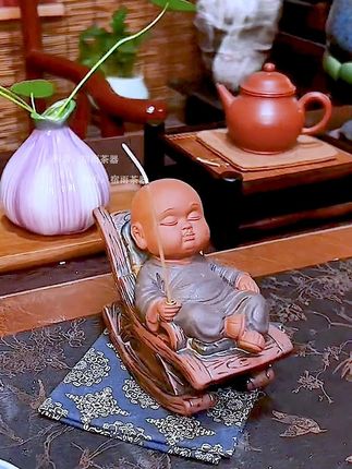 惬意吗?悠哉吗?你玩过吗?#摇摇椅 #小和尚 #茶宠摆件 #茶玩 #摆件