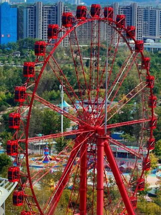 不用去南昌了,赣州也可以坐摩天轮了。一圈13分14秒,你会和谁一起去?#十里花溪#章贡文旅 #赣州摩天轮 #记录虔城