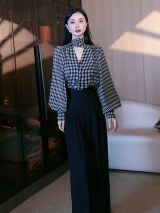 #爆款热卖中#一套好的衣服可以让你不动声色的美#简单大方时尚款#不挑年龄不挑身材
