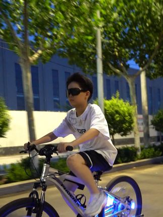 舒适座椅的儿童自行车,让孩子长时间骑行也 ##山地车#让骑行成为一种生活#爱生活爱骑行#女骑#山地自行车