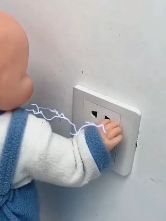 宝宝会爬以后就容易乱摸插座,家里一定要 备上这种 #插座保护套 #插座盖  # 母婴好物