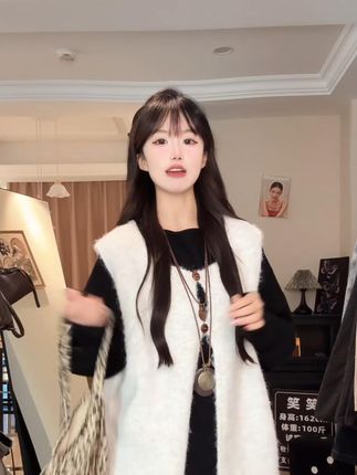 慵懒风软糯两粒扣毛衣马甲开衫女宽松春秋冬叠穿厚款针织背心马夹 #两粒扣 #毛衣马甲 #春秋季潮流毛衣 #韩系穿搭 #小众设计感
