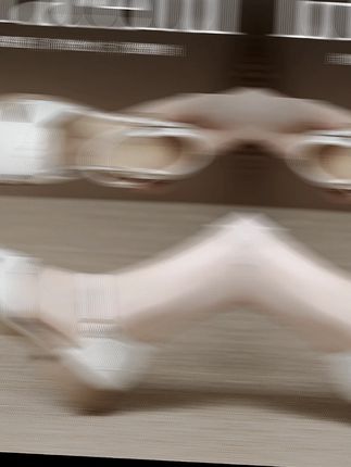 包头凉鞋女2025夏季新款粗跟一字带中年女士女鞋舒适百搭真皮鞋子,包头凉鞋女2025夏季新款粗跟一字带中年女士女鞋舒适百搭真皮鞋子凉鞋新款分享 #夏季新款凉鞋, #中年女士穿搭, #真皮舒适女鞋