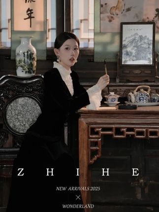法式浪漫人丝丝绒假两件上衣+半裙 #秋冬穿搭新鲜感在线 #高级感穿搭 #显瘦穿搭 #谁穿谁好看#面料柔软舒适 #气质穿搭 #ootd穿搭