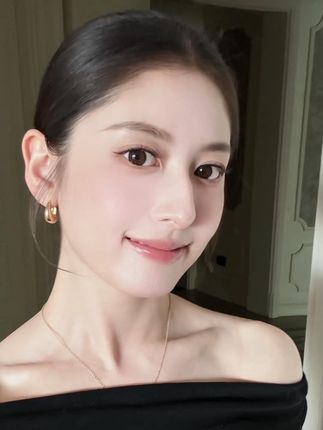 跟着这样用高光秒变饱满脸! #高光 #提亮  #面部提亮 #变美思路 #高级感  bk