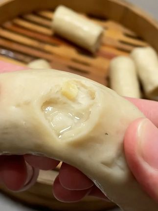 闽南鱼卷:从渔家灶台到网红餐桌,一口穿越600年 #福建小吃 #泉州美食 #小吃 #泉州美食推荐 #小吃货的日常 @DOU+小助手