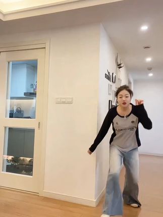 大码女装2025秋季秋季新款美式辣妹立体绣花T恤上衣2907#秋季大码T恤 #美式辣妹风 #立体绣花上衣 #大码女装 #秋季新款T恤