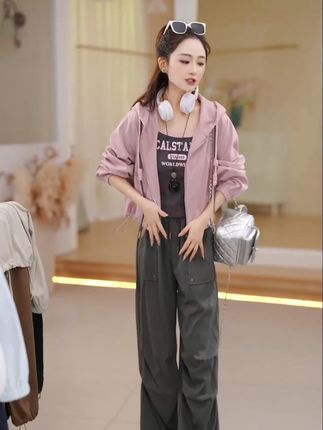 2025年秋季新款时尚工装风三件套女高级感休闲运动外套背心束 #显瘦穿搭 #显瘦遮肉 #通勤搭配 #套装 #工装风