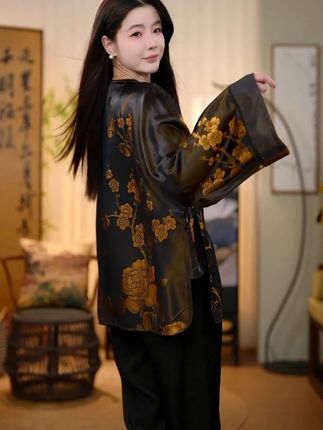 老缎淬鎏金!这件黑金上衣,把岁月鎏光穿在身上! #国风古韵 #东方美学 #香云纱 #秀出新国风