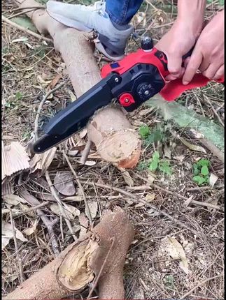 #创作灵感 #锯树神器推荐# 手工锯 #高效率五金工具# 锯木头