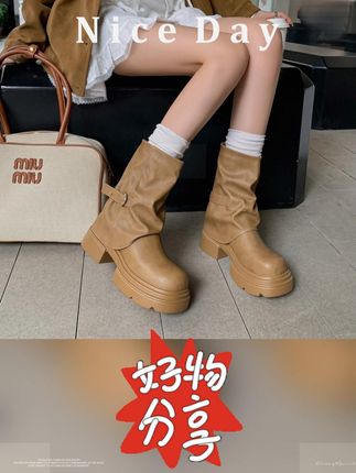 2025新款女款厚底中筒马丁靴,胖mm也能时尚出街! #2025新款 #胖mm靴子 #英伦风堆堆靴 #女款马丁靴 #厚底短靴