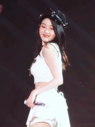 好会扭~#iu #伯虎说卡点版