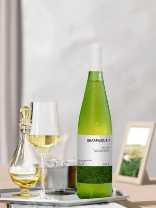 青提茉莉雷司令白葡萄酒半甜型11度750ml果香低度冰饮女士 这个经典的雷司令半甜白葡萄酒真的太棒了!它有着清新的水果香气,口感柔和轻盈,酸甜适中,非常适合女生饮用。而且它的酒精度只有十一度,属于低度微醺的果酒,特别适合在聚餐的时候和朋友们一起分享。喜欢喝葡萄酒的朋友们赶紧点击链接购买吧!#葡萄酒 #红酒 #果酒 #气泡酒#白葡萄酒