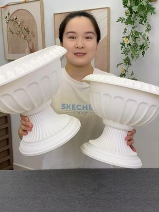 高颜值罗马花盆,加厚树脂材质,结实抗造,不惧风吹日晒,自带透气孔#花盆 #树脂花盆 #高颜值花盆 #花盆推荐