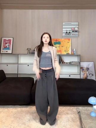 THEISSN宁司 灰色双腰头休闲裤女早秋通勤百搭西装裤 视频同款搭配,点击评论区“进入橱窗”可看 #穿搭分享 #穿搭技巧 #穿搭日记 #学穿搭 #网感穿搭