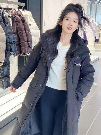 我会捧着鲜花去见你,在花谢的时节 #谁穿谁好看系列 #穿搭 #羽绒服穿搭 #长款羽绒服