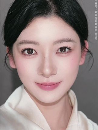 肿眼泡也能有立体感?这桃子高光来救场 #高光 #提亮 #面部提亮 #少女感 #糯叽叽 lu
