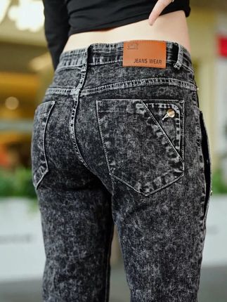 男人过了30岁,不要穿得像大叔!这款牛仔裤显高又显瘦!#显高显瘦显腿长 #百搭裤子 #品质男装 #面料柔软舒适