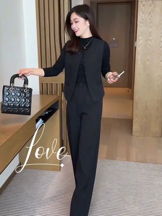 #张予曦毕雯珺真拍了红裙抱 #深情眼 #张予曦 #毕雯珺