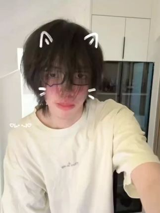 谁发明的鸽子摇?? #鸽子摇#压力鸽子摇 #萝莉 #火影手游赛季封神对局
