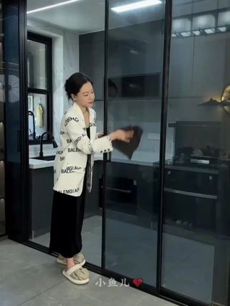 魔力抹布打扫卫生,水渍污渍一抹就干净,不掉毛不留痕迹#魔力抹布 #清洁神器