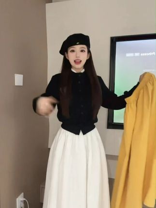 高级感假两件黑色针织开衫卫衣女高腰黄色半身裙两件套 #高级感假两件 #黑色针织开衫 #半身裙两件套装 #品质女装穿搭 #早秋穿搭
