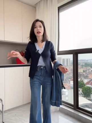 高腰显瘦微喇牛仔裤女2025秋季新款宽松弹力小个子不贴腿喇叭 #品质女装 #牛仔裤 #显高显瘦显腿长 #百搭神裤 #穿出大长腿