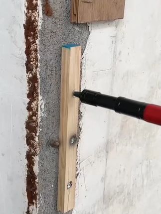 一款实用的工具#五金工具  #吊顶神器  #墙面固定器  #打钉器  #炮钉枪